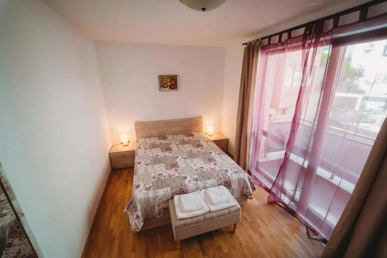 Апартаменты Andreya'S Sea Apartment-Beach, Sea Garden ,Old Town, Free Parking, Free Evcharging Station Варна