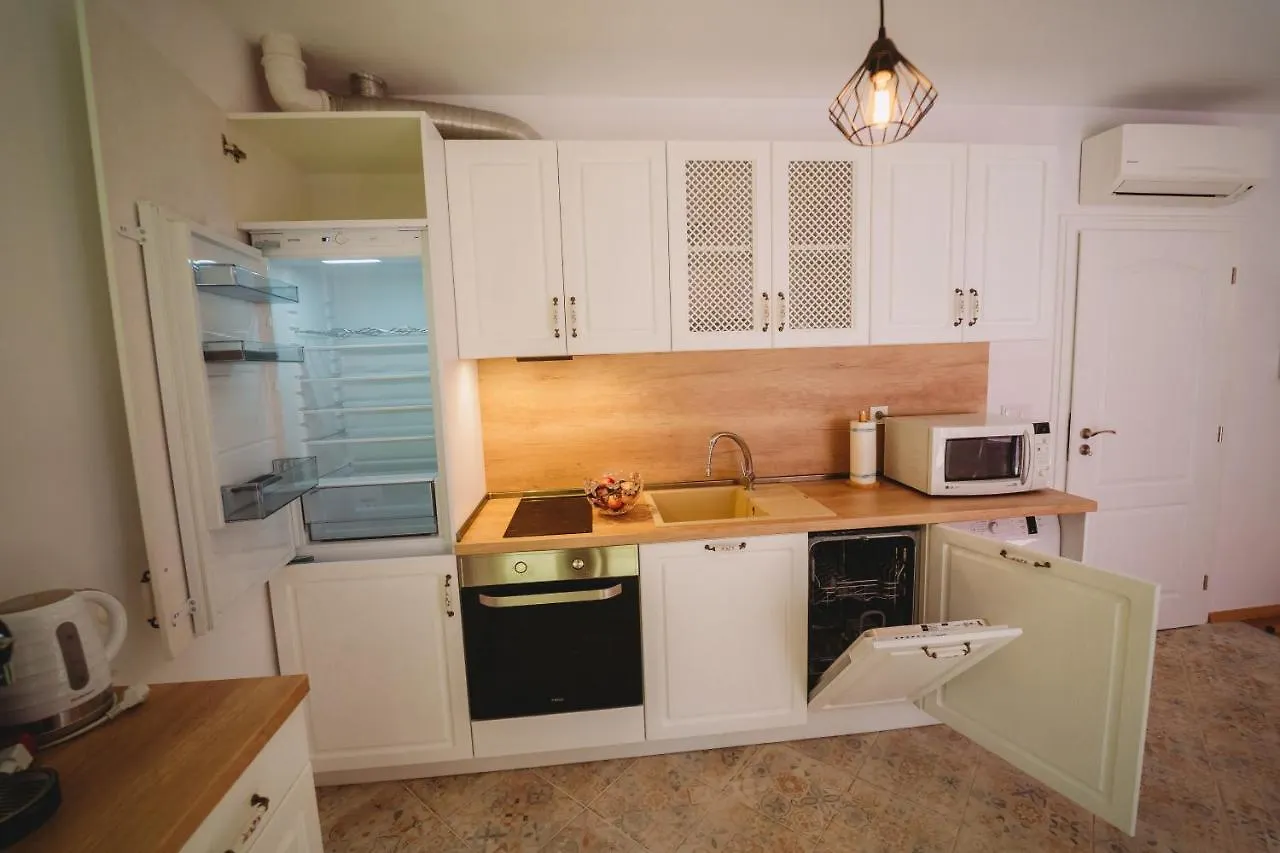 Andreya'S Sea Apartment-Beach, Sea Garden ,Old Town, Free Parking, Free Evcharging Station Варна